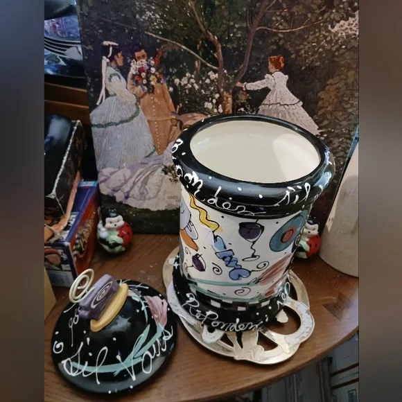 🍪Joanne Delomba Whimsical ceramic Cookie Canister,Nice Gift!🥨🍒🛍
